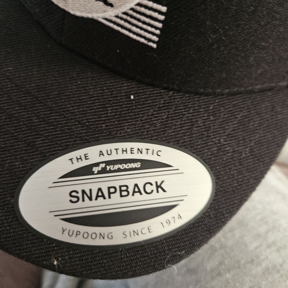 Katz's Delicatessen Thats All Since 1888 Black Snapback Hat Embroidered Logo NWT - Picture 3 of 4